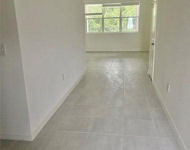 2734 Raindrop Run St - Photo Thumbnail 9