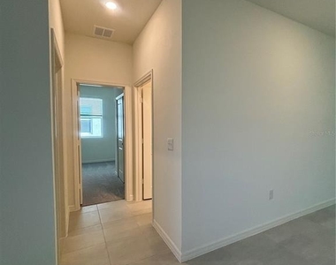 2734 Raindrop Run St - Photo Thumbnail 28