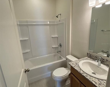 2734 Raindrop Run St - Photo Thumbnail 6