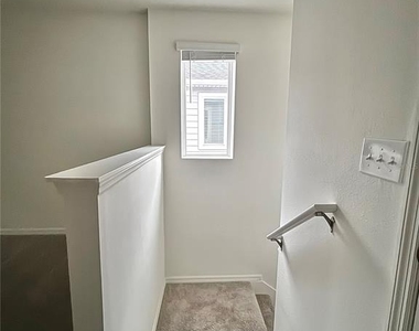 2734 Raindrop Run St - Photo Thumbnail 19