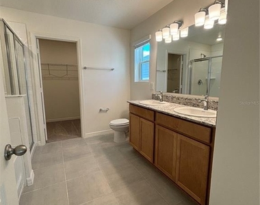 2734 Raindrop Run St - Photo Thumbnail 24