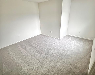 2734 Raindrop Run St - Photo Thumbnail 40