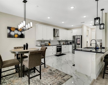 3724 Coronet Avenue - Photo Thumbnail 11
