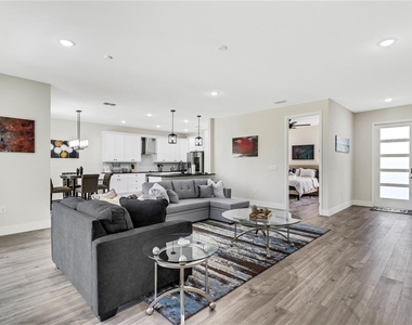 3724 Coronet Avenue - Photo Thumbnail 5