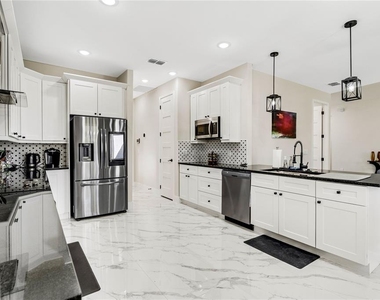3724 Coronet Avenue - Photo Thumbnail 9