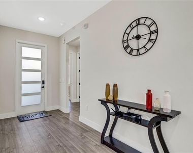 3724 Coronet Avenue - Photo Thumbnail 2