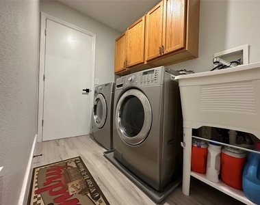 9830 Water Fern Circle - Photo Thumbnail 16