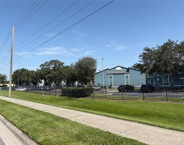 4642 Commander Drive - Photo Thumbnail 17