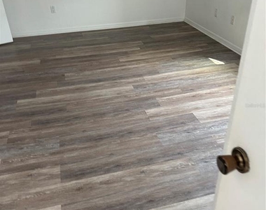 4642 Commander Drive - Photo Thumbnail 9