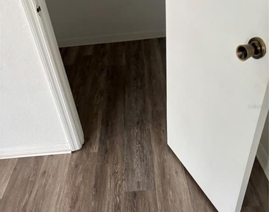 4642 Commander Drive - Photo Thumbnail 10