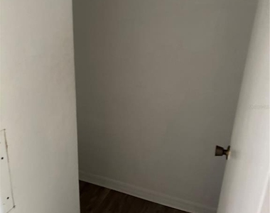 4642 Commander Drive - Photo Thumbnail 12