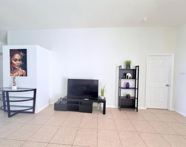 730 Garberia Drive - Photo Thumbnail 5