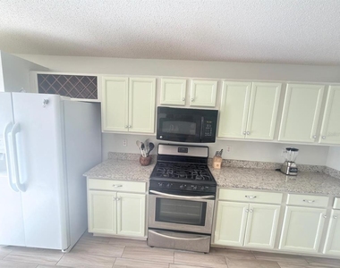 730 Garberia Drive - Photo Thumbnail 11