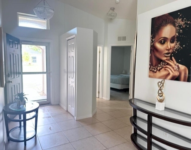 730 Garberia Drive - Photo Thumbnail 3