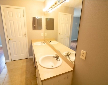 410 Australian Way - Photo Thumbnail 11