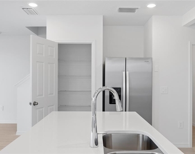 16452 Happy Eagle Drive - Photo Thumbnail 5