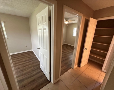 620 Lakespur Lane - Photo Thumbnail 11