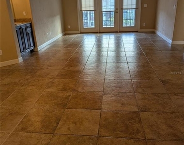 424 Luna Bella Lane - Photo Thumbnail 4