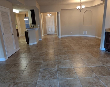 424 Luna Bella Lane - Photo Thumbnail 5