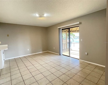 687 Lake Dexter Circle - Photo Thumbnail 4