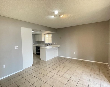 687 Lake Dexter Circle - Photo Thumbnail 5