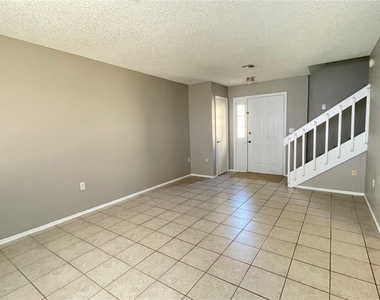 687 Lake Dexter Circle - Photo Thumbnail 3