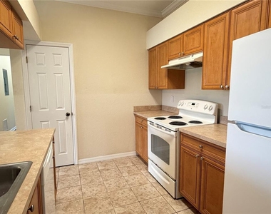 407 Eagle Pond Drive - Photo Thumbnail 5