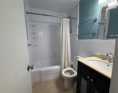 701 Sw 28th Street - Photo Thumbnail 3
