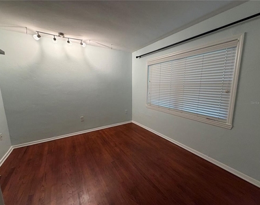 701 Sw 28th Street - Photo Thumbnail 5