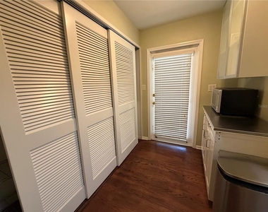 701 Sw 28th Street - Photo Thumbnail 14