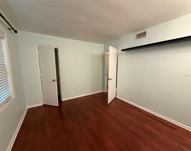 701 Sw 28th Street - Photo Thumbnail 6
