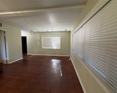 701 Sw 28th Street - Photo Thumbnail 16