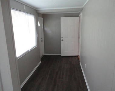 401 Nw 36th Terrace - Photo Thumbnail 11