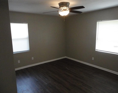 401 Nw 36th Terrace - Photo Thumbnail 8