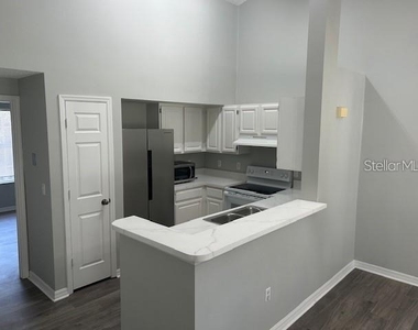 10000 Sw 52nd Avenue - Photo Thumbnail 1