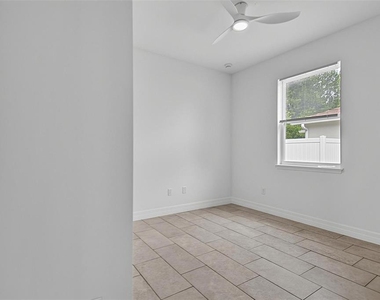 14 Ullynn Place - Photo Thumbnail 10