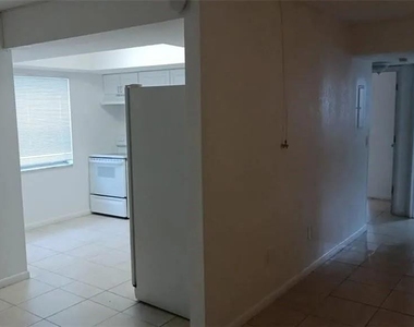 2524 Congress Street - Photo Thumbnail 10