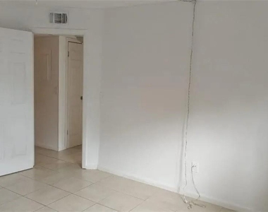 2524 Congress Street - Photo Thumbnail 20