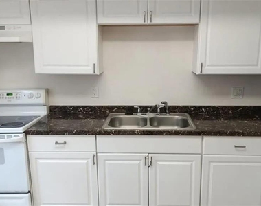 2524 Congress Street - Photo Thumbnail 8