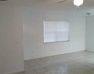 2524 Congress Street - Photo Thumbnail 6