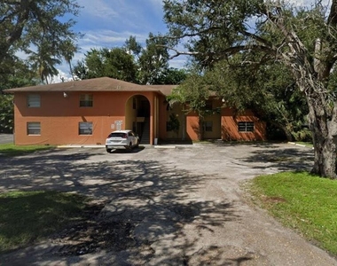 2524 Congress Street - Photo Thumbnail 4