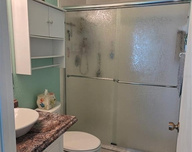 4016 Oakview Drive - Photo Thumbnail 54