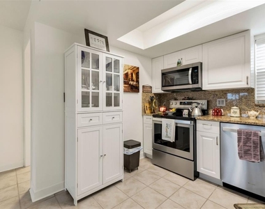311 Garvin Street - Photo Thumbnail 12