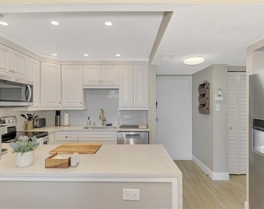 5855 Midnight Pass Road - Photo Thumbnail 7