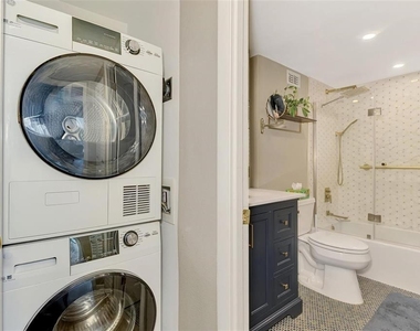 5855 Midnight Pass Road - Photo Thumbnail 9
