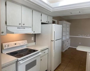 3654 Pin Oaks Street - Photo Thumbnail 7