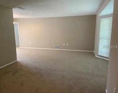 3654 Pin Oaks Street - Photo Thumbnail 5