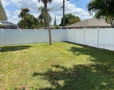 3654 Pin Oaks Street - Photo Thumbnail 15