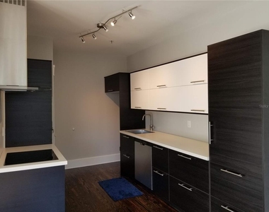 835 7th Avenue S - Photo Thumbnail 4