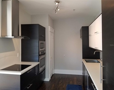 835 7th Avenue S - Photo Thumbnail 3